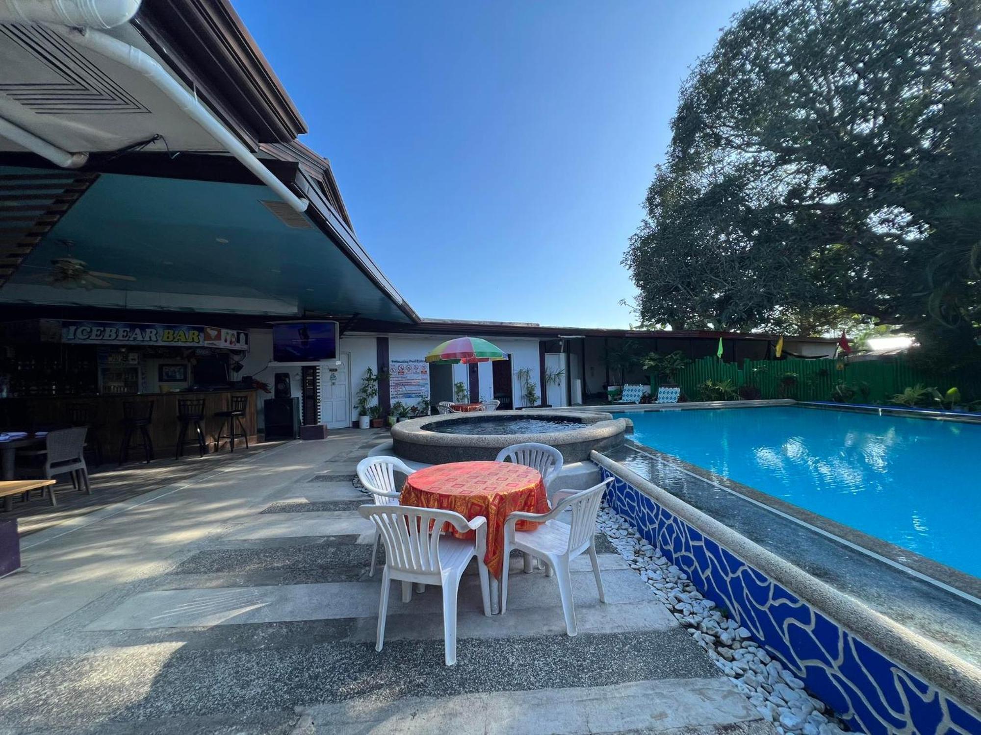 Ice Bear Bar & Tourist Inn Dauis Luaran gambar